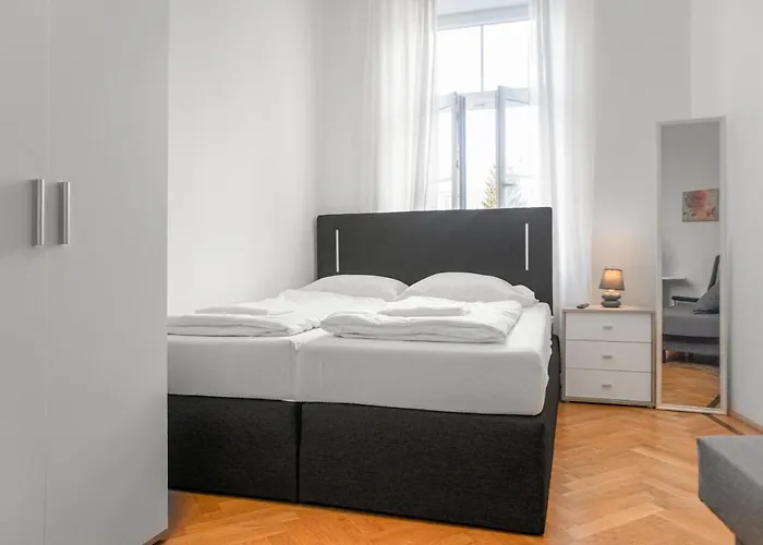 Private In Spacious 7-bedroom Near Hauptbahnhof *