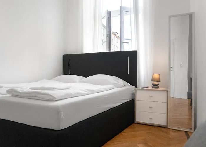 Private In Spacious 7-bedroom Near Hauptbahnhof * Βιέννη