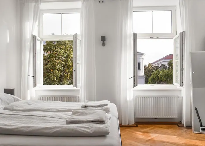Private In Spacious 7-bedroom Near Hauptbahnhof Apartamento Viena