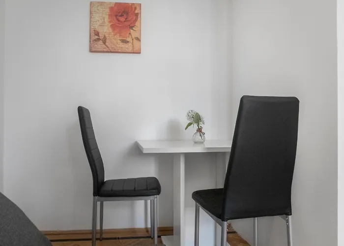 Private In Spacious 7-bedroom Near Hauptbahnhof Διαμέρισμα