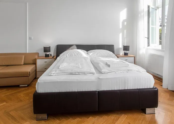 Private In Spacious 7-bedroom Near Hauptbahnhof Διαμέρισμα *