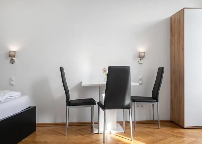 Διαμέρισμα Private In Spacious 7-bedroom Near Hauptbahnhof *