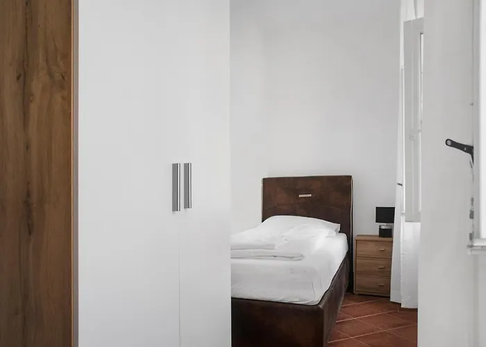 Private In Spacious 7-bedroom Near Hauptbahnhof