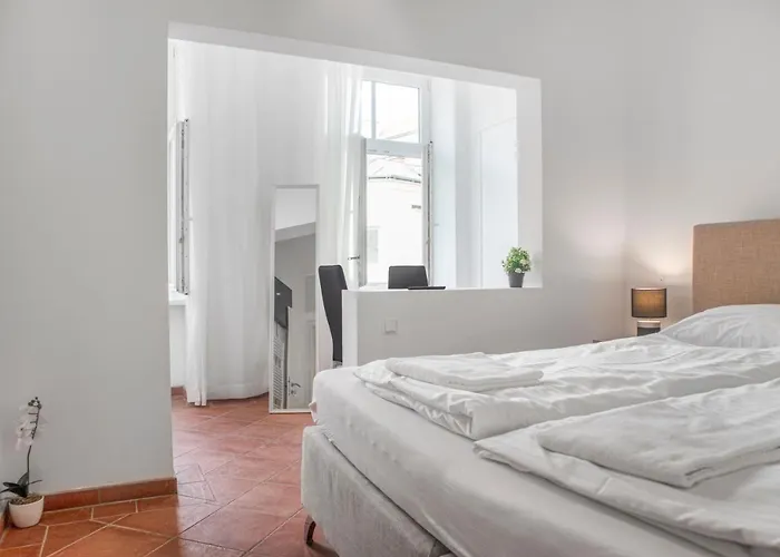 Διαμέρισμα Private In Spacious 7-bedroom Near Hauptbahnhof *