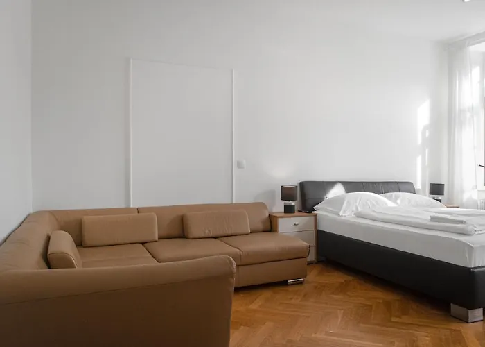 Private In Spacious 7-bedroom Near Hauptbahnhof * וינה