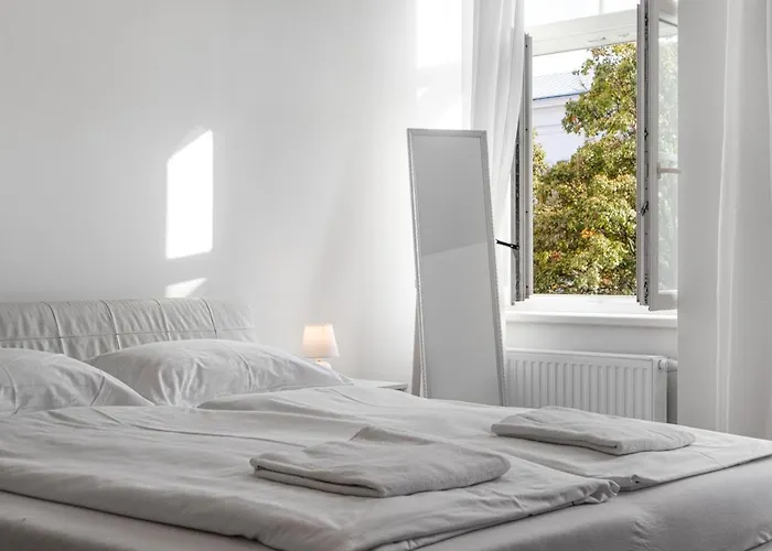 Private In Spacious 7-bedroom Near Hauptbahnhof וינה