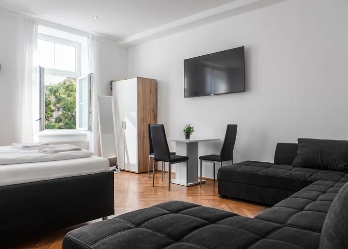 Private In Spacious 7-bedroom Near Hauptbahnhof Διαμέρισμα Βιέννη