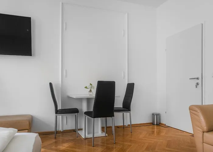 Private In Spacious 7-bedroom Near Hauptbahnhof *