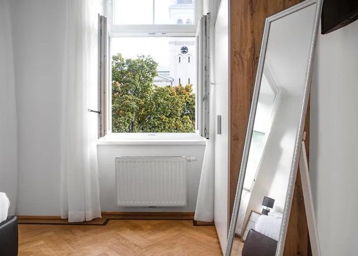 Private In Spacious 7-bedroom Near Hauptbahnhof Apartamento Viena