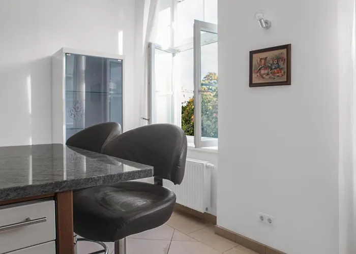Private In Spacious 7-bedroom Near Hauptbahnhof Διαμέρισμα *