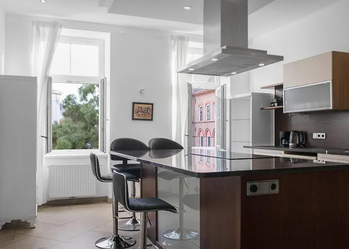 Private In Spacious 7-bedroom Near Hauptbahnhof Διαμέρισμα Βιέννη