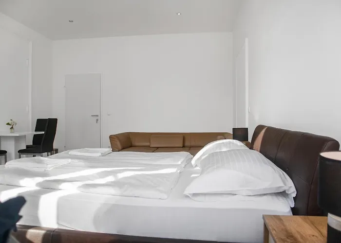 Διαμέρισμα Private In Spacious 7-bedroom Near Hauptbahnhof *