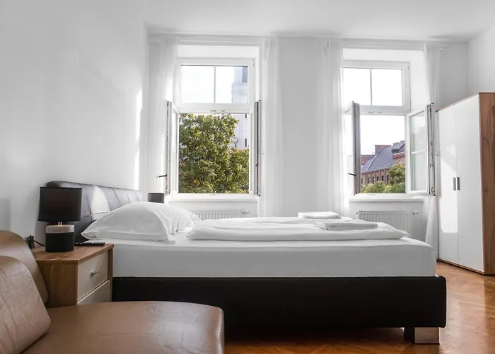 Private In Spacious 7-bedroom Near Hauptbahnhof Διαμέρισμα *