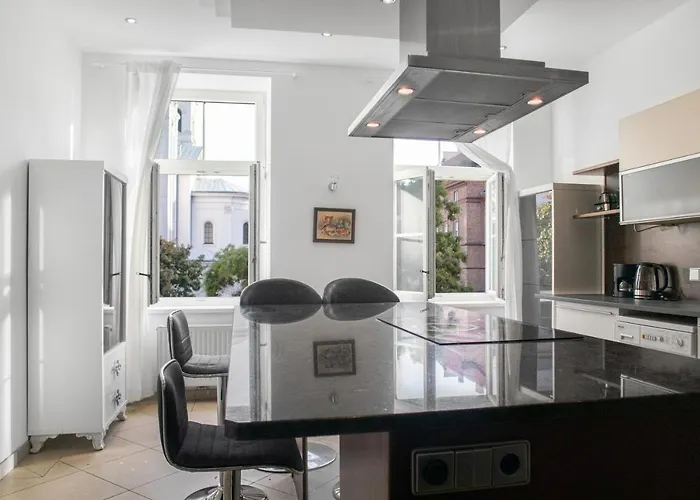 Private In Spacious 7-bedroom Near Hauptbahnhof Διαμέρισμα *