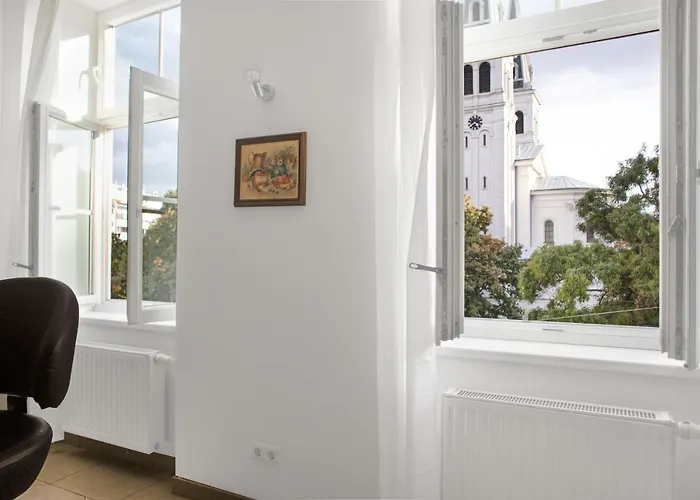 Private In Spacious 7-bedroom Near Hauptbahnhof * Βιέννη