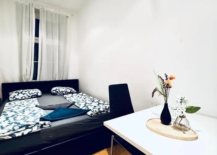Διαμέρισμα Private In Spacious 7-bedroom Near Hauptbahnhof Βιέννη