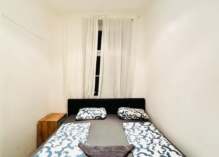 Διαμέρισμα Private In Spacious 7-bedroom Near Hauptbahnhof *