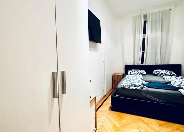 Διαμέρισμα Private In Spacious 7-bedroom Near Hauptbahnhof